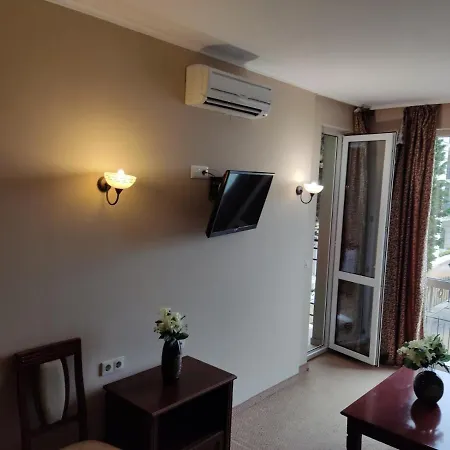 Apartment феста първа линия
