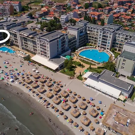феста първа линия Apartment Pomorie